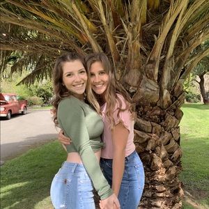 Meet your Posher, Olivia